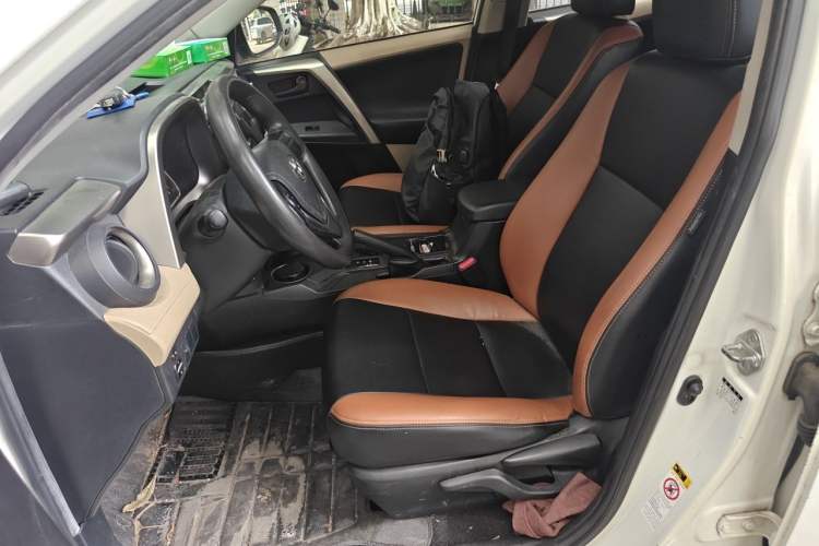 Used Toyota RAV4 2013 2.0L CVT Two-Wheel Drive Urban Edition Left Front Seat