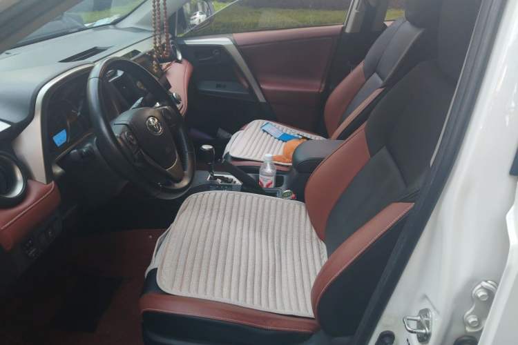 Used Toyota RAV4 2013 2.5L Automatic 4x4 Elite Edition Left Front Seat
