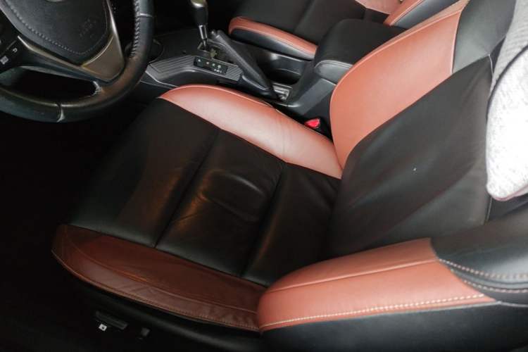 Used Toyota RAV4 2013 2.5L Automatic 4x4 Elite Edition Left Front Seat