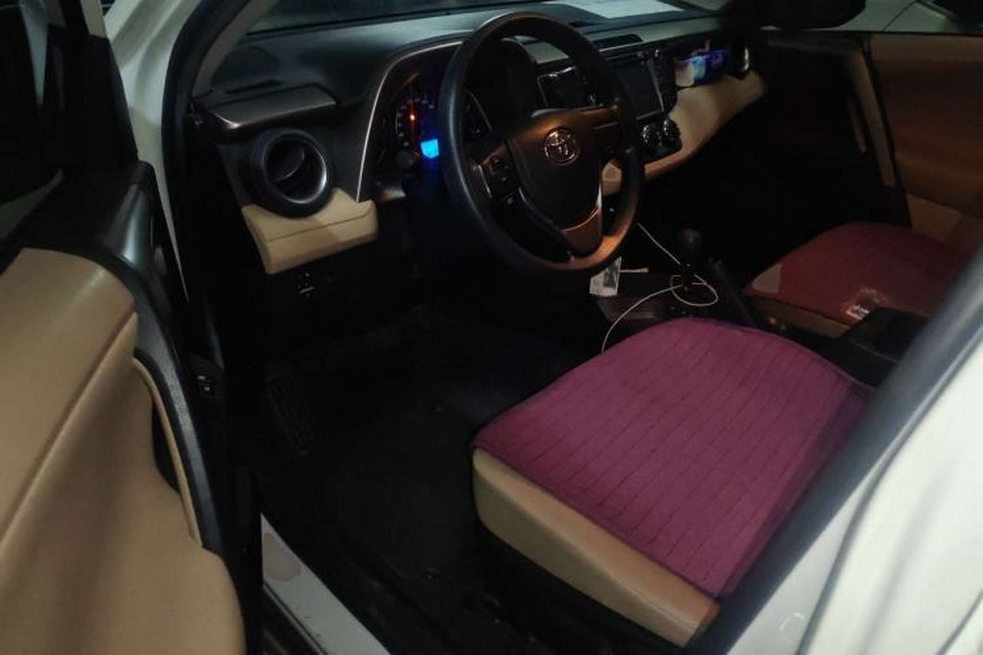 Used Toyota RAV4 2013 2.0L CVT Two-Wheel Drive Urban Edition Left Front Seat
