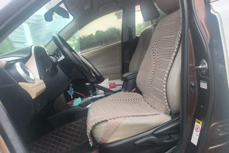 Used Toyota RAV4 2013 2.0L CVT Two-Wheel Drive Urban Edition Left Front Seat
