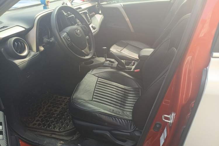 Used Toyota RAV4 2013 2.0L CVT Four-Wheel Drive Fashion Edition Left Front Seat