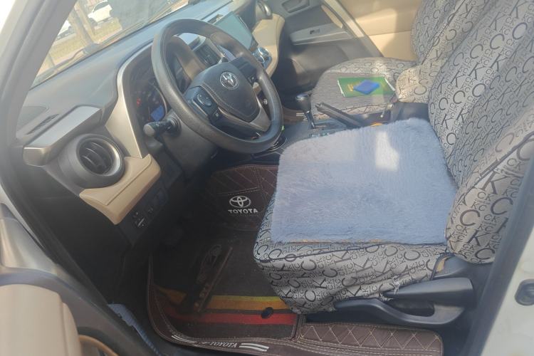 Used Toyota RAV4 2013 2.0L CVT Two-Wheel Drive Urban Edition Left Front Seat