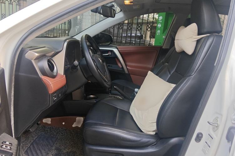 Used Toyota RAV4 2013 2.5L Automatic 4x4 Luxury Edition Left Front Seat