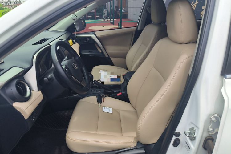 Used Toyota RAV4 2013 2.0L CVT Two-Wheel Drive Urban Edition Left Front Seat
