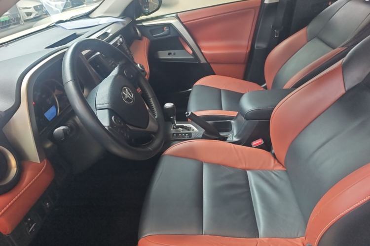 Used Toyota RAV4 2013 2.5L Automatic 4x4 Elite Edition Left Front Seat