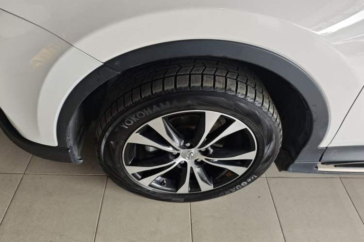 Used Toyota RAV4 2013 2.5L Automatic 4x4 Luxury Edition Left Front Wheel Hub