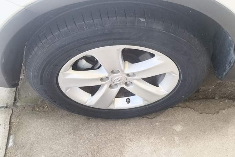 Used Toyota RAV4 2013 2.0L CVT Four-Wheel Drive New Edition Left Front Wheel Hub