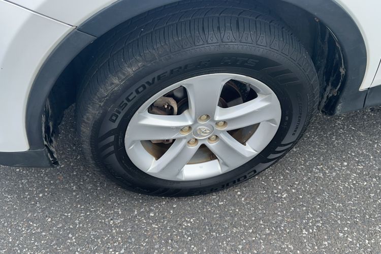Used Toyota RAV4 2013 2.0L Manual Two-Wheel Drive Urban Edition Left Front Wheel Hub