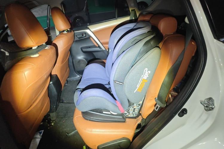 Used Toyota RAV4 2013 2.0L CVT Two-Wheel Drive Urban Edition Left Rear Seat