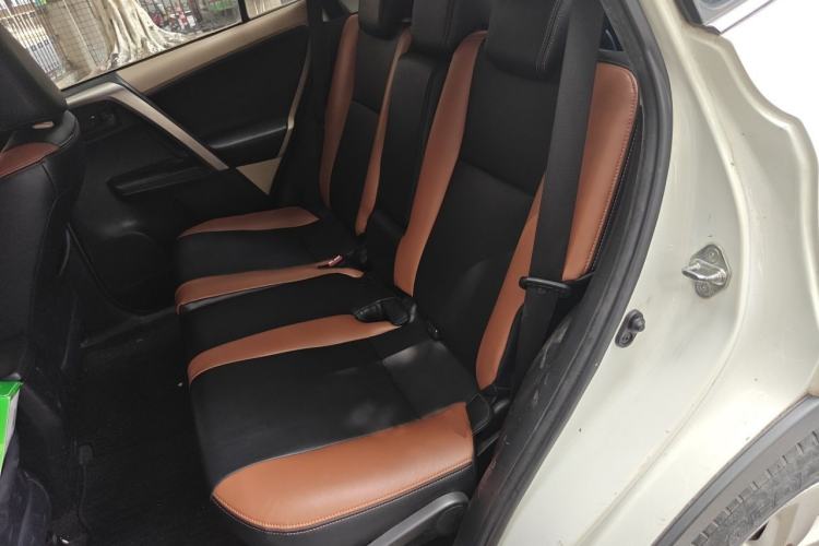 Used Toyota RAV4 2013 2.0L CVT Two-Wheel Drive Urban Edition Left Rear Seat