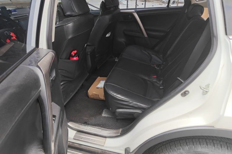 Used Toyota RAV4 2013 2.0L CVT Four-Wheel Drive Fashion Edition Left Rear Seat
