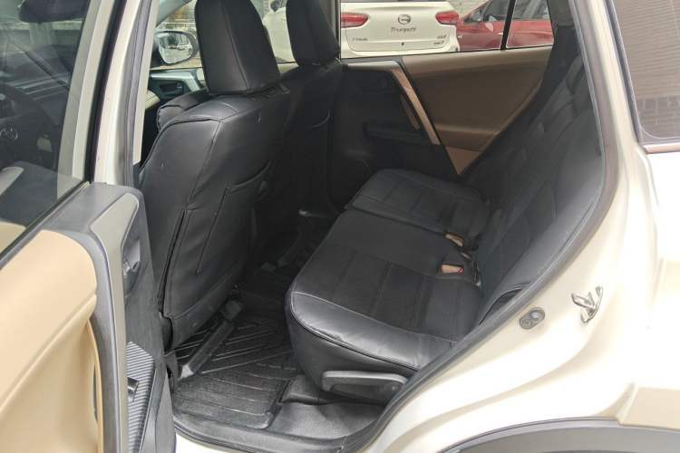 Used Toyota RAV4 2013 2.0L CVT Two-Wheel Drive Urban Edition Left Rear Seat