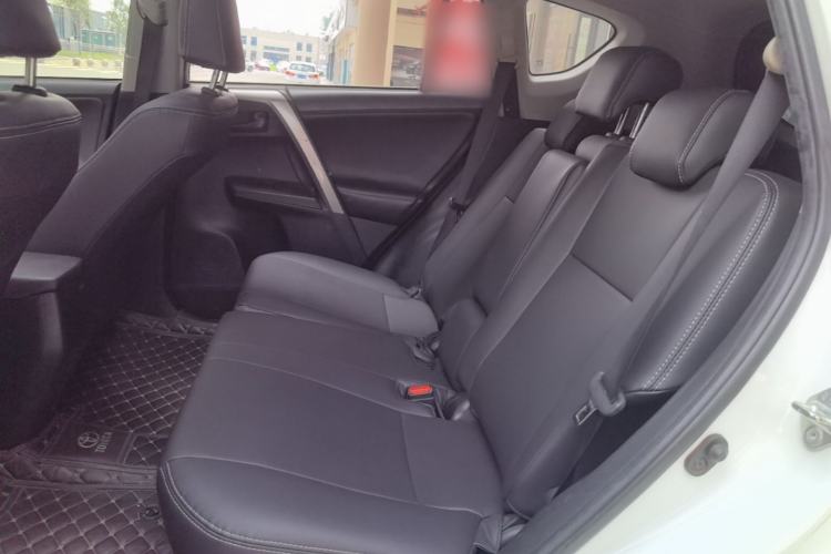 Used Toyota RAV4 2013 2.0L CVT Four-Wheel Drive Fashion Edition Left Rear Seat