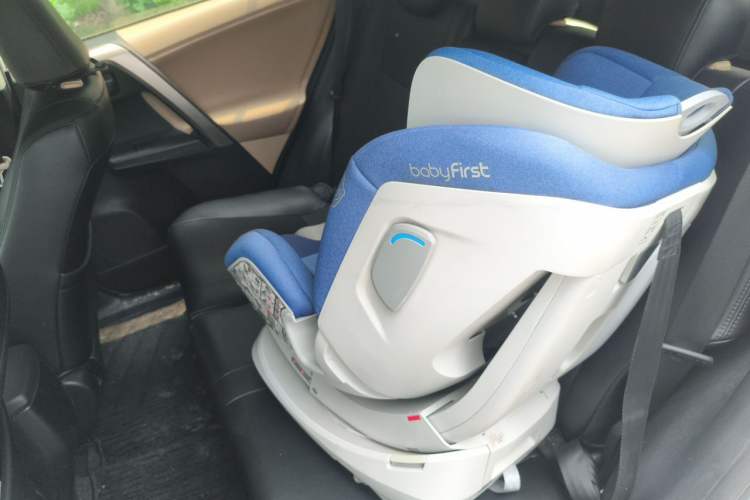 Used Toyota RAV4 2013 2.0L CVT Two-Wheel Drive Urban Edition Left Rear Seat