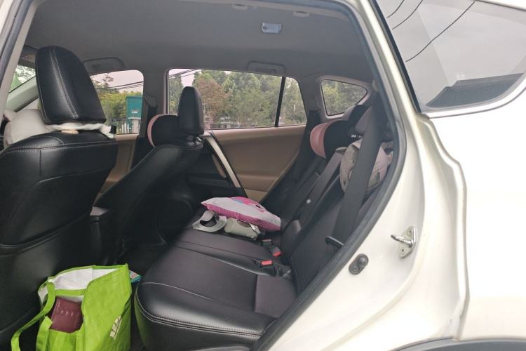 Used Toyota RAV4 2013 2.0L CVT Two-Wheel Drive Urban Edition Left Rear Seat