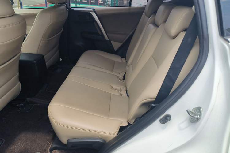 Used Toyota RAV4 2013 2.0L CVT Two-Wheel Drive Urban Edition Left Rear Seat