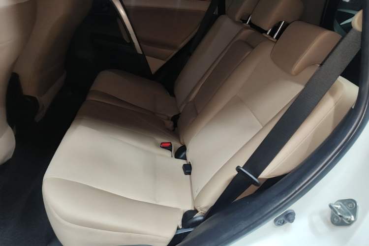 Used Toyota RAV4 2013 2.0L CVT Four-Wheel Drive Fashion Edition Left Rear Seat