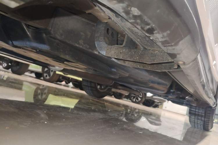 Used Toyota RAV4 2013 2.0L CVT Two-Wheel Drive Urban Edition Left Side Sill
