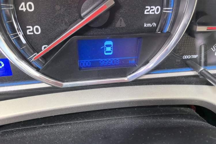 Used Toyota RAV4 2013 2.0L CVT Four-Wheel Drive New Edition Odometer Close Up