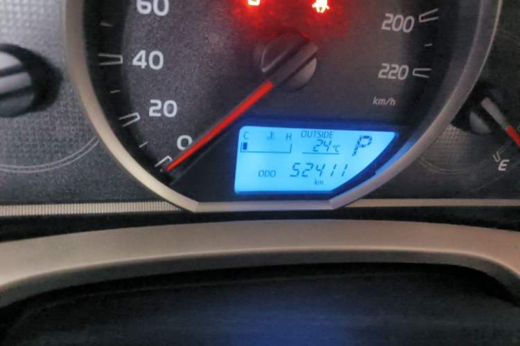 Used Toyota RAV4 2013 2.5L Automatic 4x4 Elite Edition Odometer Close Up