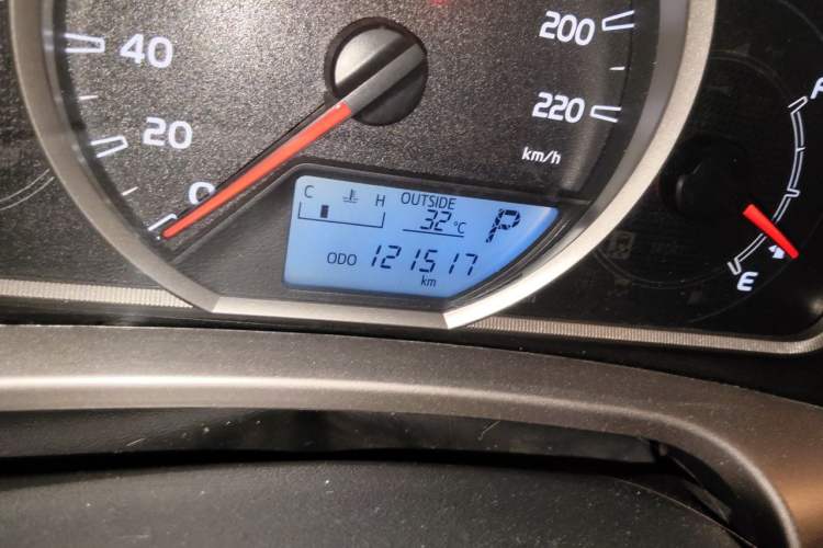 Used Toyota RAV4 2013 2.5L Automatic 4x4 Elite Edition Odometer Close Up