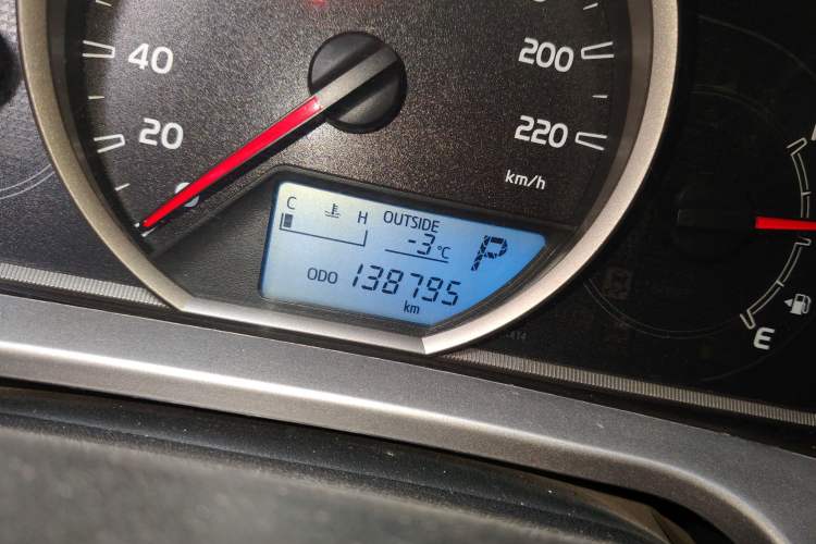 Used Toyota RAV4 2013 2.5L Automatic 4x4 Elite Edition Odometer Close Up