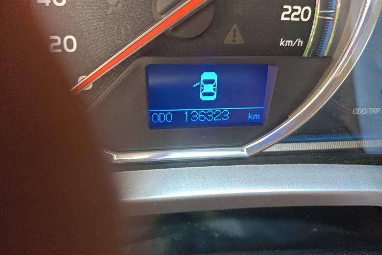 Used Toyota RAV4 2013 2.0L CVT Four-Wheel Drive New Edition Odometer Close Up