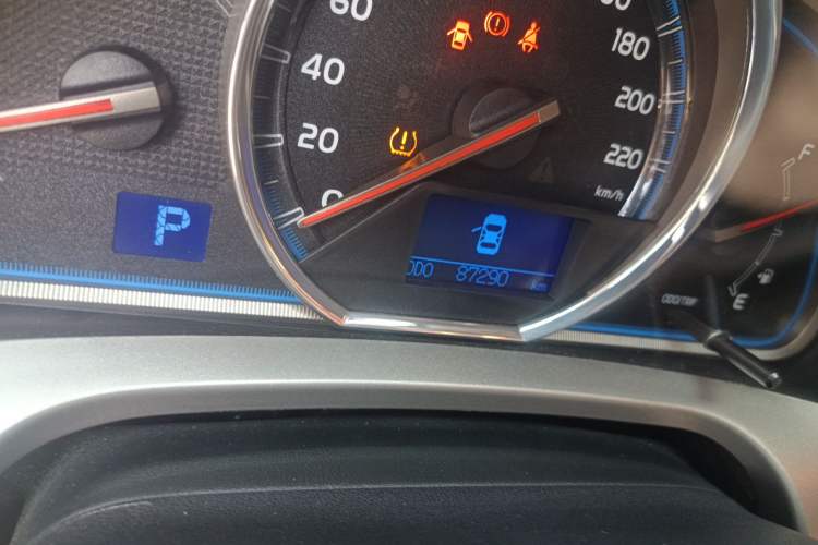 Used Toyota RAV4 2013 2.0L CVT Four-Wheel Drive New Edition Odometer Close Up