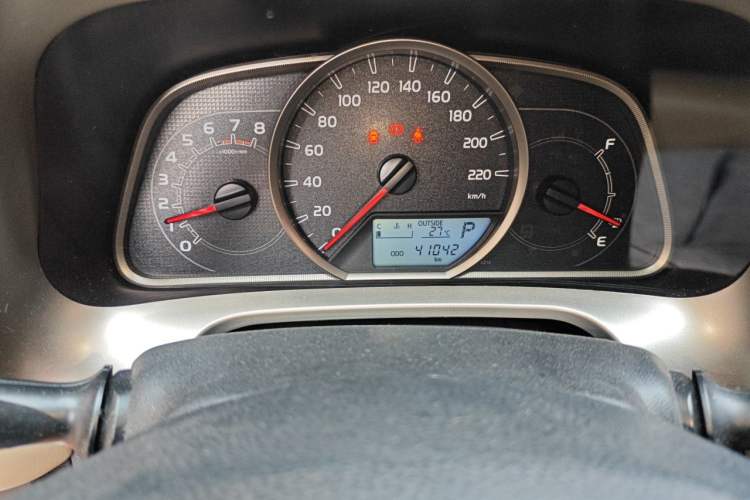 Used Toyota RAV4 2013 2.5L Automatic 4x4 Elite Edition Odometer Close Up