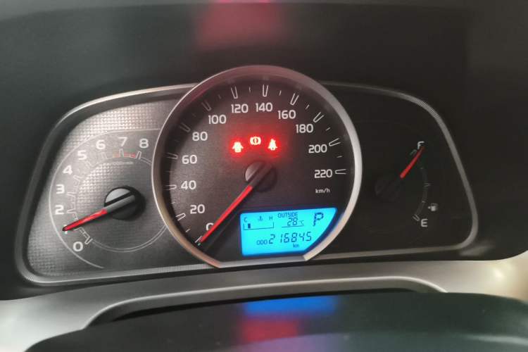 Used Toyota RAV4 2013 2.0L CVT Two-Wheel Drive Urban Edition Odometer Close Up