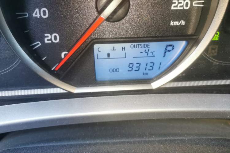 Used Toyota RAV4 2013 2.5L Automatic 4x4 Elite Edition Odometer Close Up
