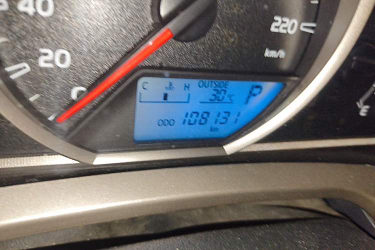 Used Toyota RAV4 2013 2.5L Automatic 4x4 Elite Edition Odometer Close Up