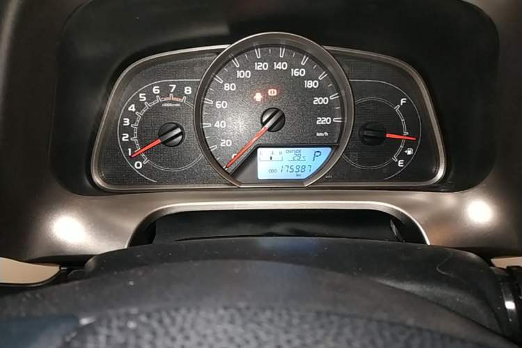 Used Toyota RAV4 2013 2.5L Automatic 4x4 Elite Edition Odometer Close Up