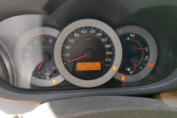 Used Toyota RAV4 2013 Special Edition 2.0L Manual Classic Odometer Close Up