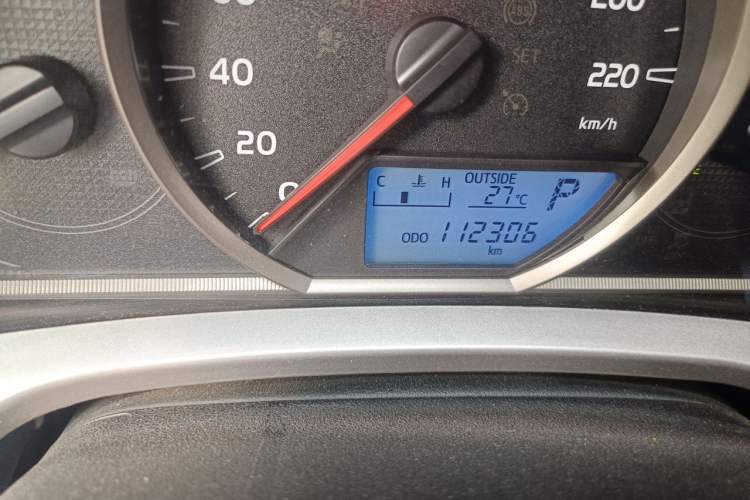 Used Toyota RAV4 2013 2.5L Automatic 4x4 Elite Edition Odometer Close Up