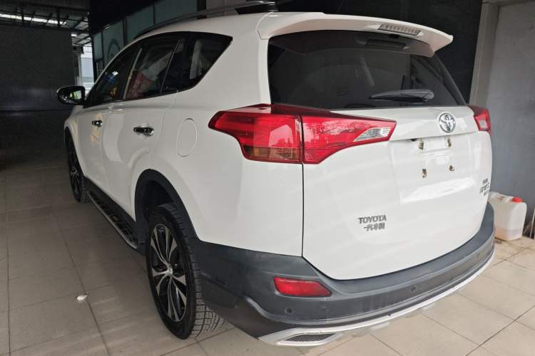 Used Toyota RAV4 2013 2.5L Automatic 4x4 Luxury Edition Rear Left 45 Deg