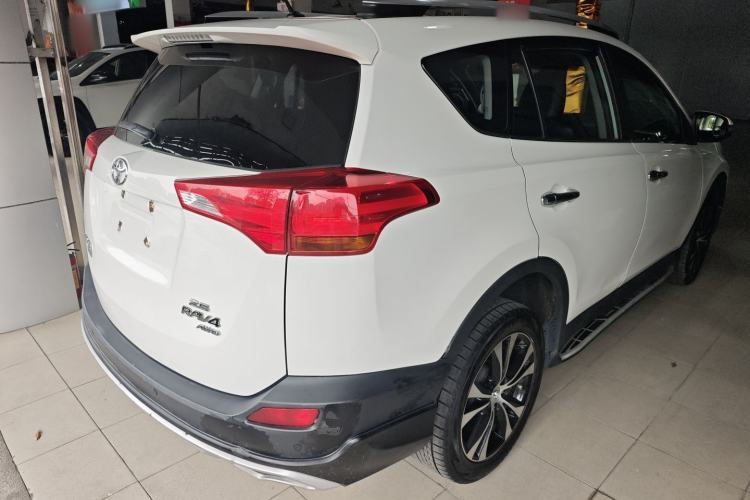 Used Toyota RAV4 2013 2.5L Automatic 4x4 Luxury Edition Rear Right 45 Deg