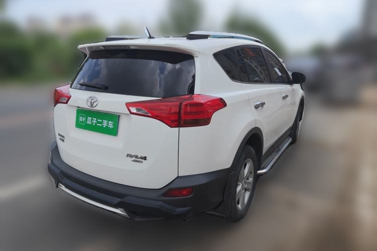 Used Toyota RAV4 2013 2.0L CVT Four-Wheel Drive Fashion Edition Rear Right 45 Deg