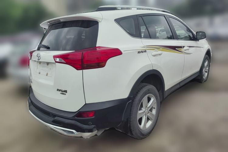 Used Toyota RAV4 2013 2.0L CVT Four-Wheel Drive Fashion Edition Rear Right 45 Deg