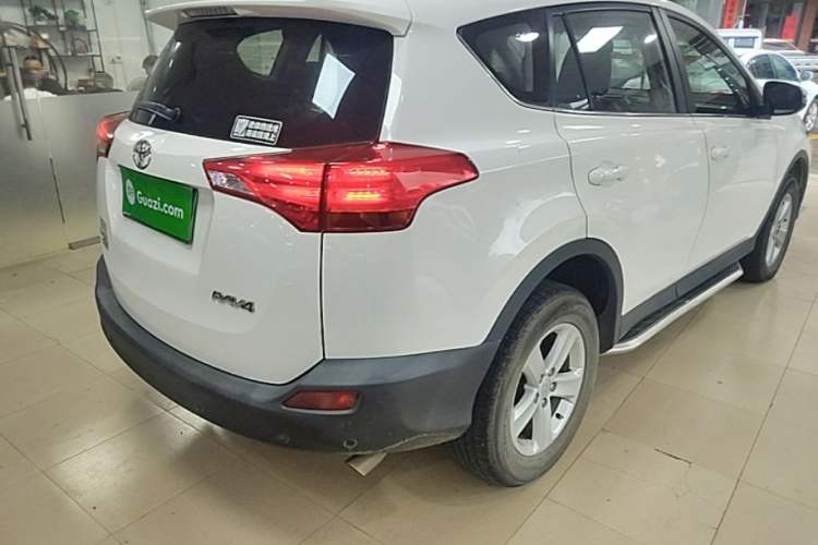 Used Toyota RAV4 2013 2.0L CVT Two-Wheel Drive Urban Edition Rear Right 45 Deg