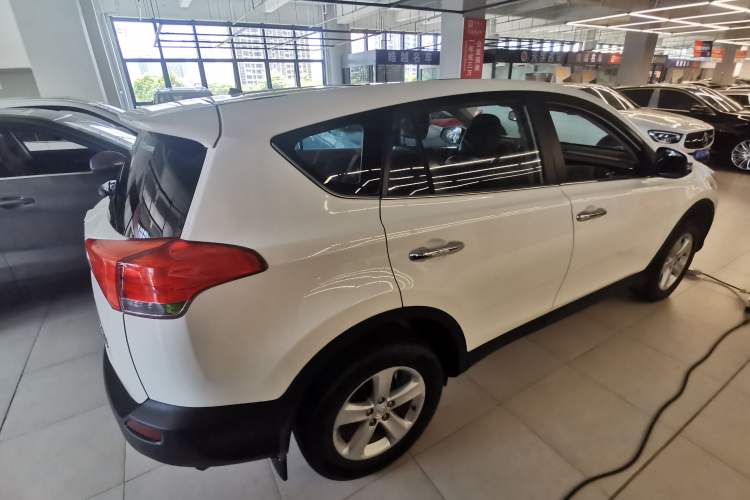 Used Toyota RAV4 2013 2.5L Automatic 4x4 Elite Edition Rear Right 45 Deg