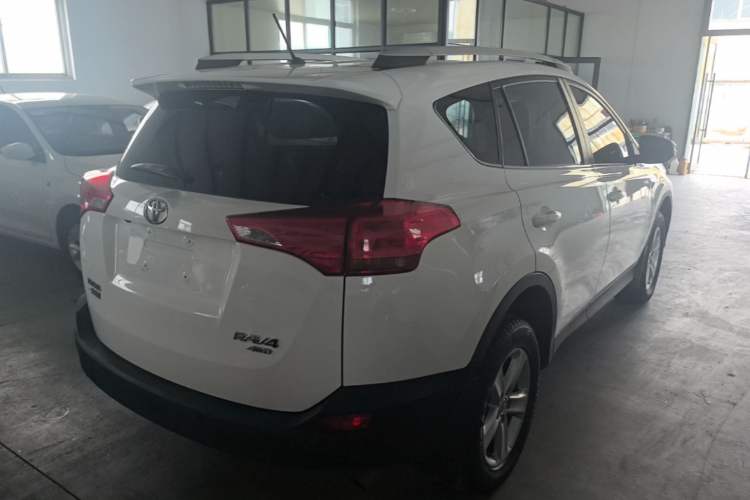 Used Toyota RAV4 2013 2.0L CVT Four-Wheel Drive Fashion Edition Rear Right 45 Deg
