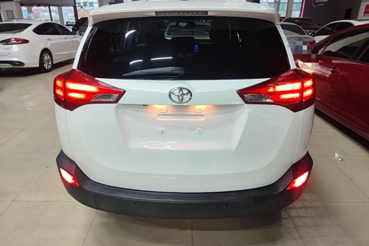 Used Toyota RAV4 2013 2.0L CVT Four-Wheel Drive Fashion Edition Rear