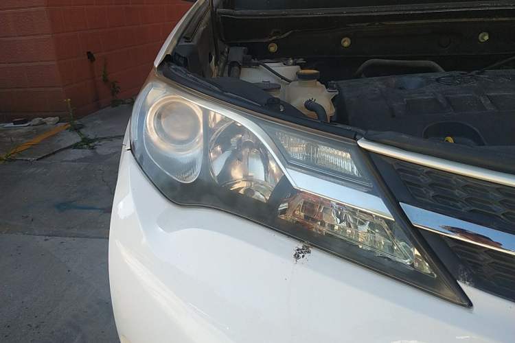 Used Toyota RAV4 2013 2.0L CVT Two-Wheel Drive Urban Edition Right Front Headlight
