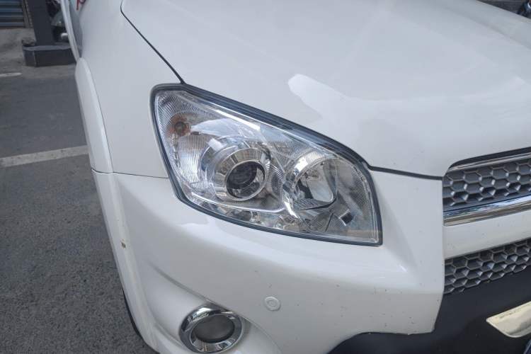 Used Toyota RAV4 2013 Special Edition 2.4L Automatic 4x4 Prestige Right Front Headlight