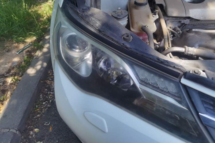 Used Toyota RAV4 2013 2.5L Automatic 4x4 Elite Edition Right Front Headlight