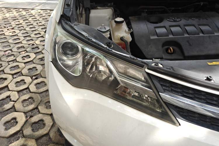 Used Toyota RAV4 2013 2.0L CVT Two-Wheel Drive Urban Edition Right Front Headlight