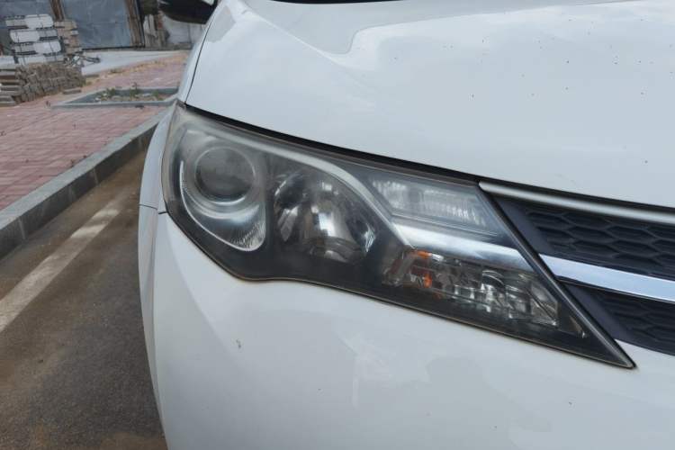 Used Toyota RAV4 2013 2.0L CVT Four-Wheel Drive Fashion Edition Right Front Headlight