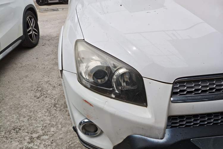 Used Toyota RAV4 2013 Special Edition 2.0L Automatic Classic Right Front Headlight